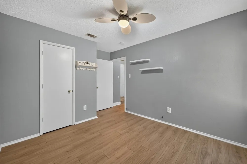 2103 Meadowview Drive Corinth, TX 76210