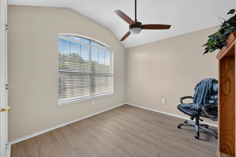 2103 Meadowview Drive Corinth, TX 76210
