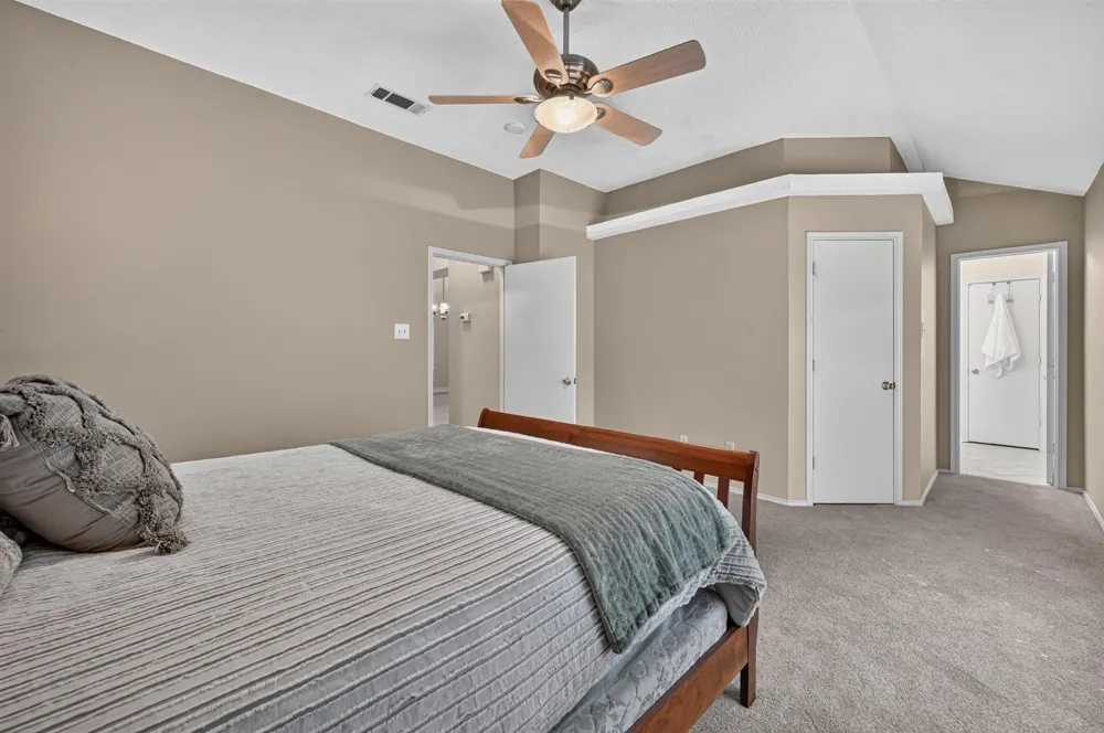 2103 Meadowview Drive Corinth, TX 76210