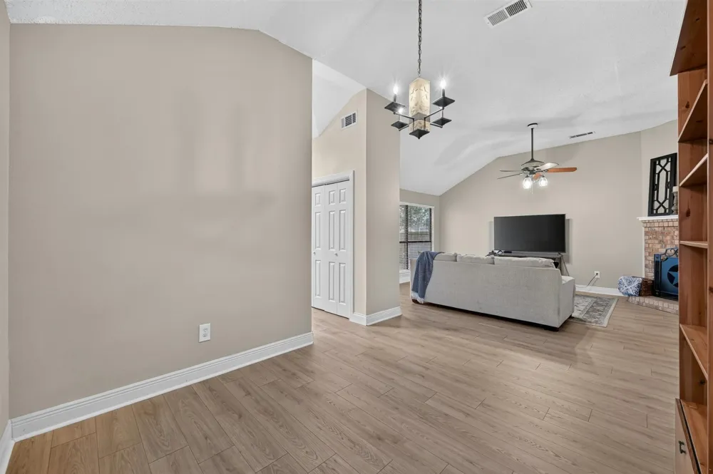 2103 Meadowview Drive Corinth, TX 76210
