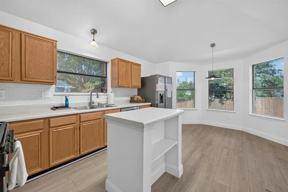 2103 Meadowview Drive Corinth, TX 76210