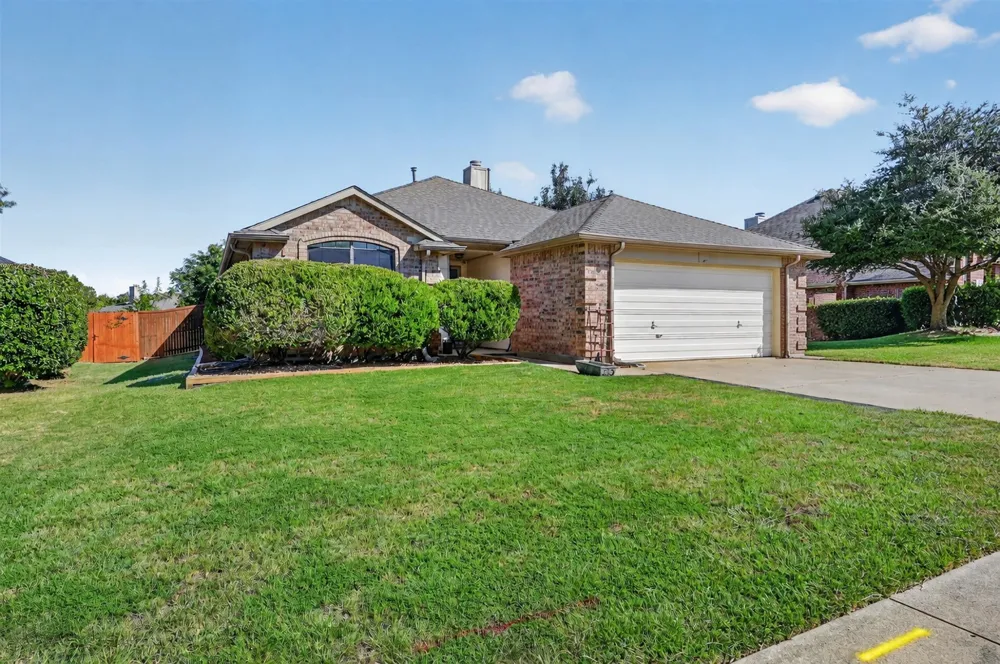 2103 Meadowview Drive Corinth, TX 76210