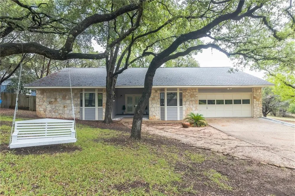 21825 Tallahassee Avenue Lago Vista, TX 78645
