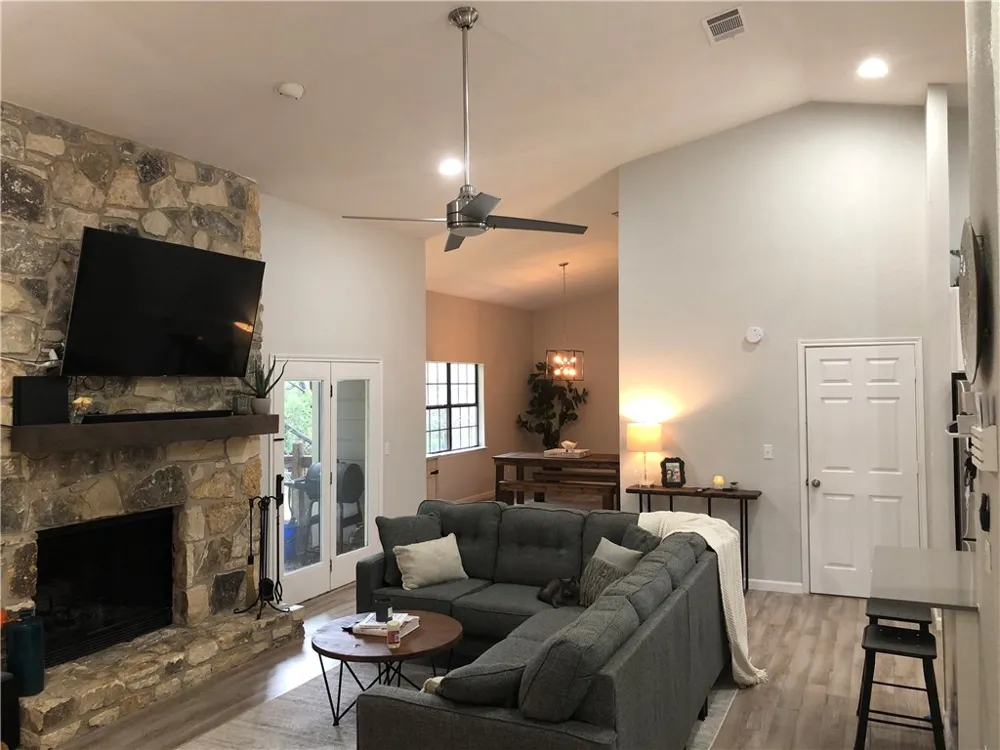 21825 Tallahassee Avenue Lago Vista, TX 78645