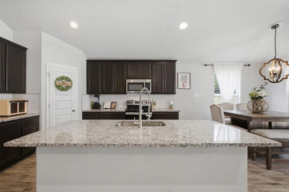 20812 Twisting Trail Lago Vista, TX 78645