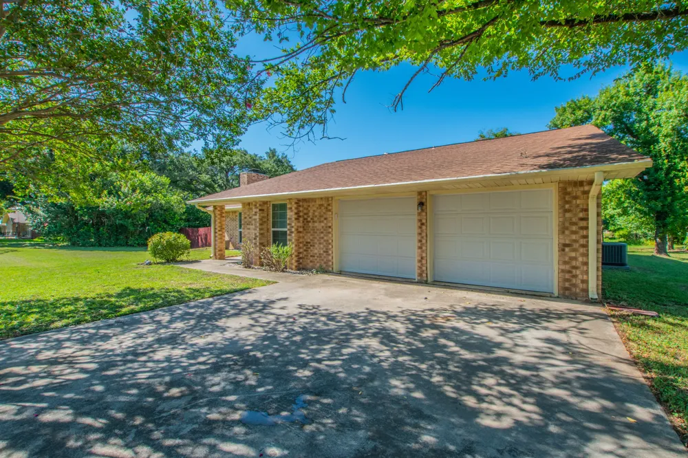 7273 Woodlake Circle Belton, TX 76513