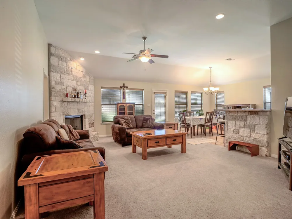212 Cailin Court Burnet, TX 78611
