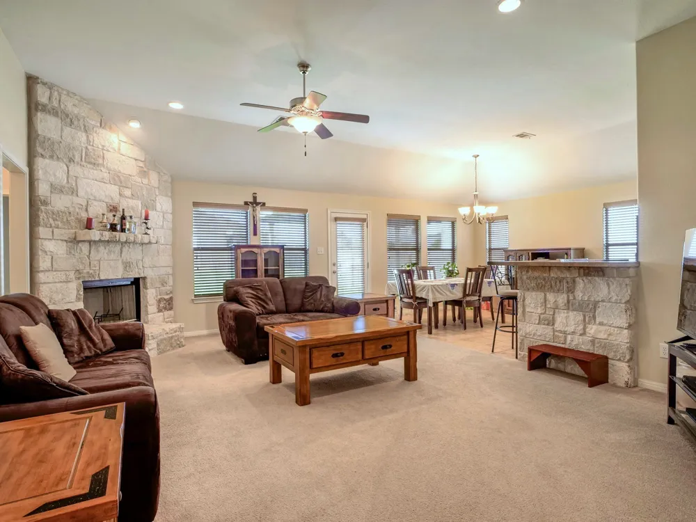 212 Cailin Court Burnet, TX 78611