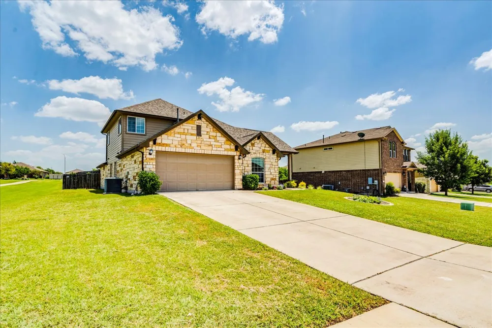 154 Screech Owl Drive Kyle, TX 78640