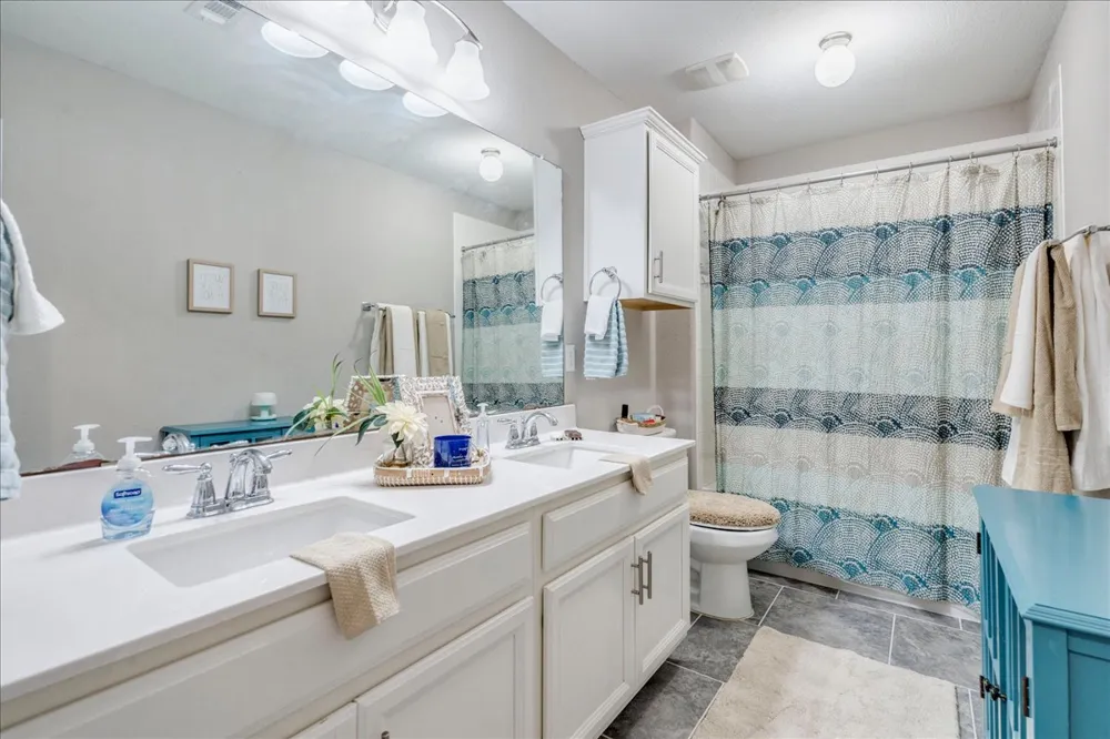 154 Screech Owl Drive Kyle, TX 78640