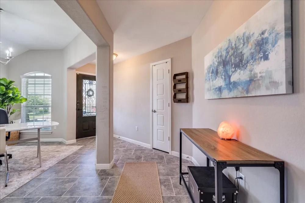 154 Screech Owl Drive Kyle, TX 78640