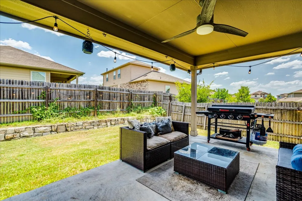 154 Screech Owl Drive Kyle, TX 78640