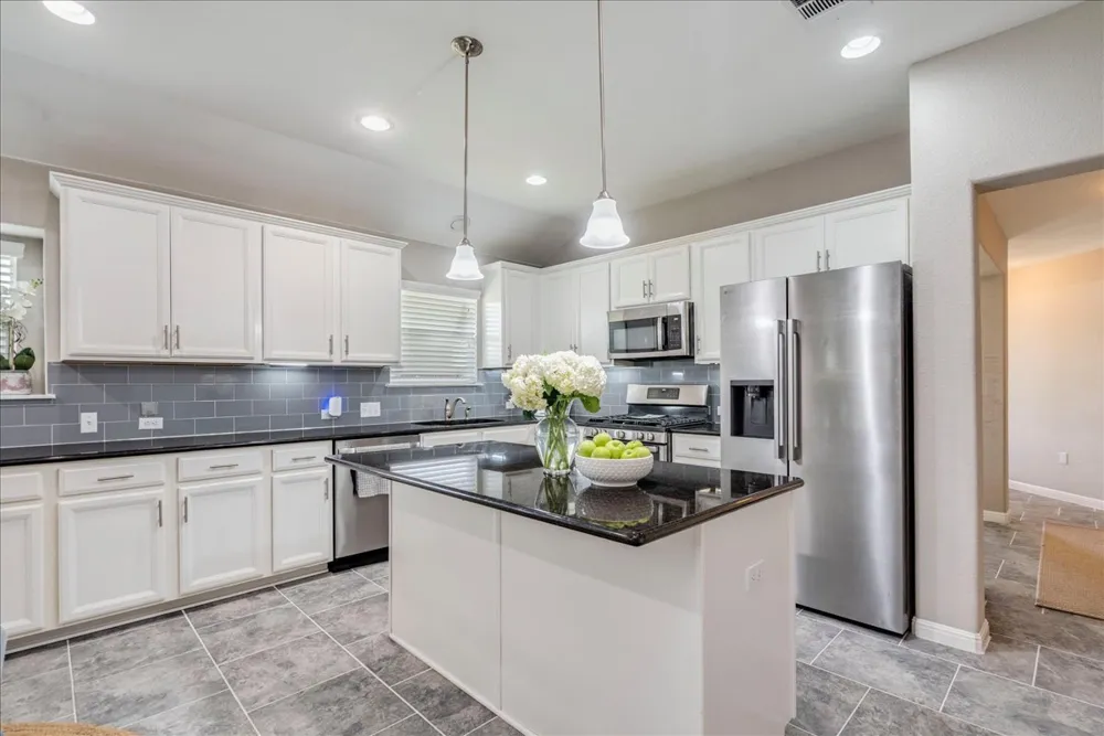 154 Screech Owl Drive Kyle, TX 78640