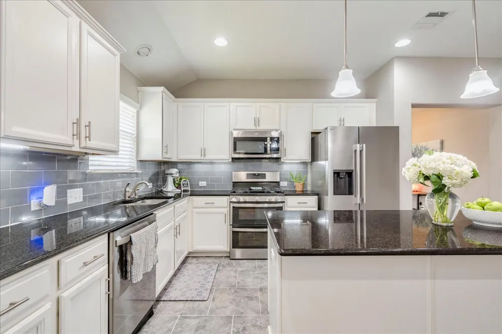 154 Screech Owl Drive Kyle, TX 78640