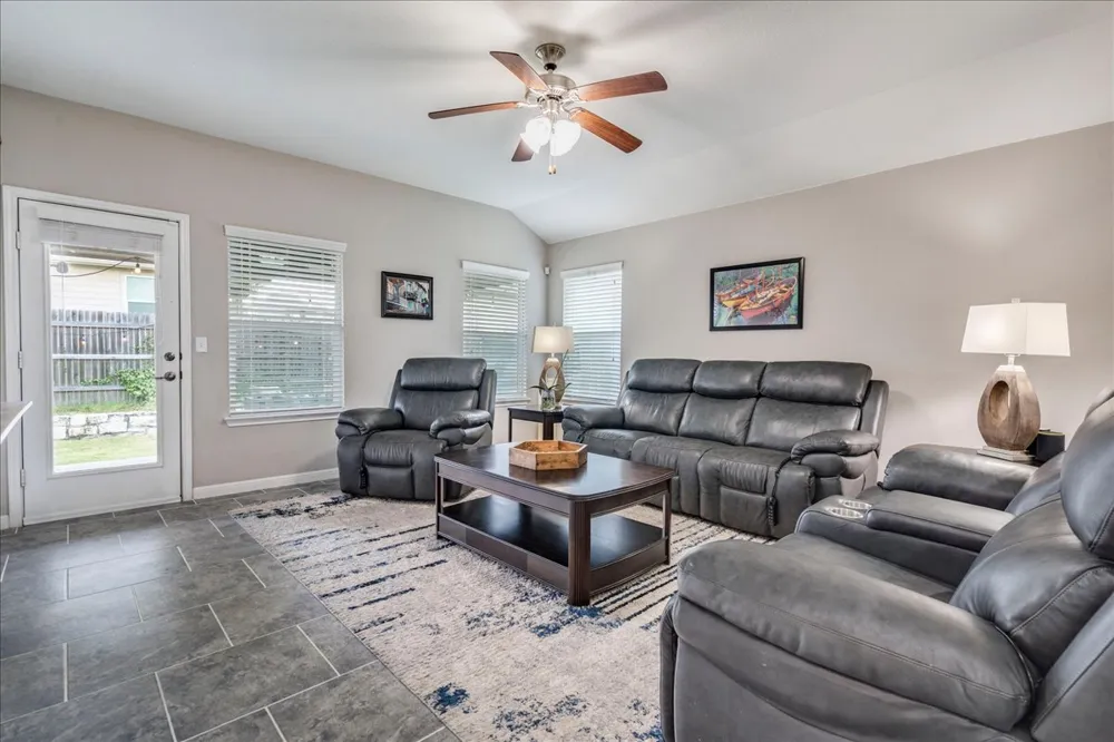 154 Screech Owl Drive Kyle, TX 78640
