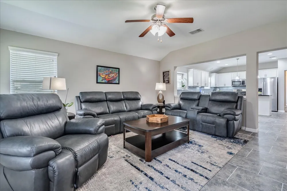 154 Screech Owl Drive Kyle, TX 78640