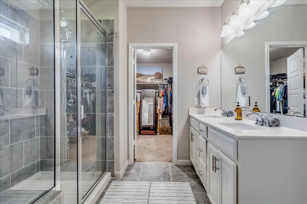154 Screech Owl Drive Kyle, TX 78640