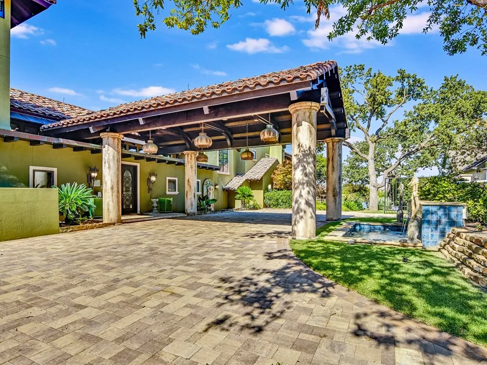 82 Applehead Island Drive Horseshoe Bay, TX 78657