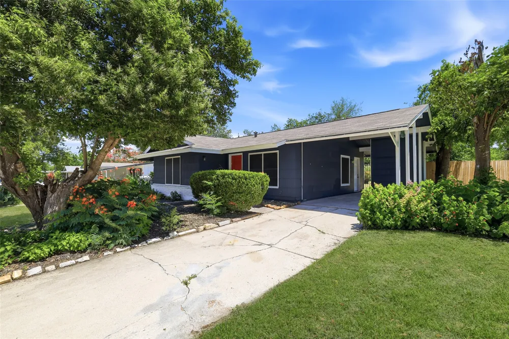 7126 W WESTBRIAR STREET San Antonio, TX 78227