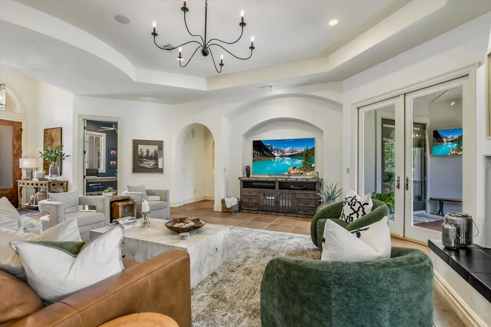 817 Woodcreek Ranch Road Wimberley, TX 78676
