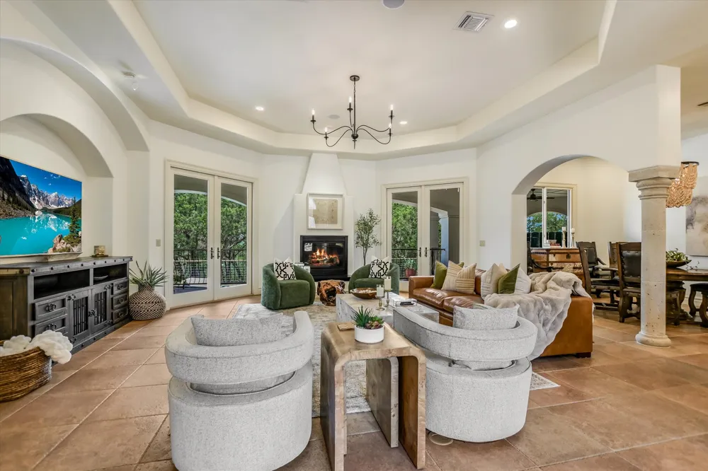 817 Woodcreek Ranch Road Wimberley, TX 78676