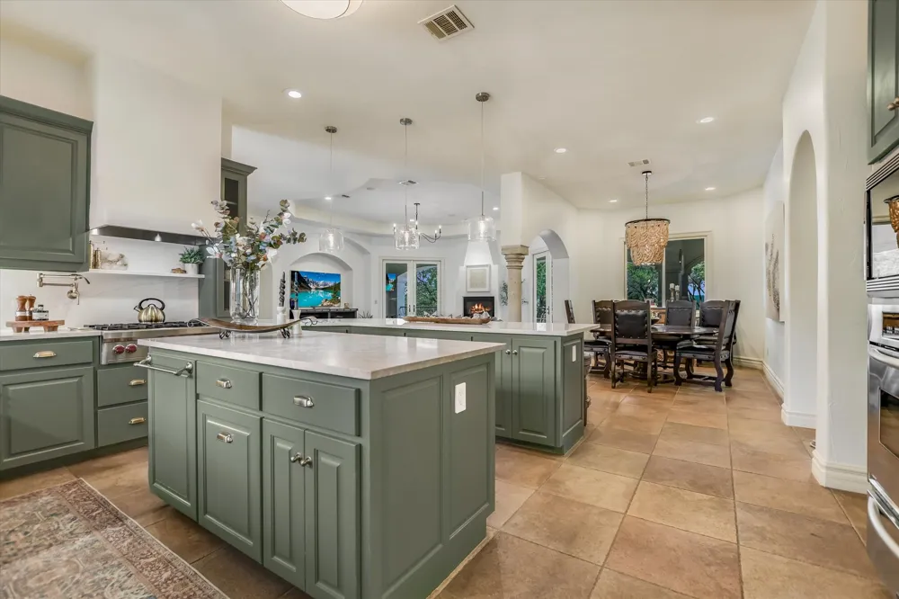 817 Woodcreek Ranch Road Wimberley, TX 78676