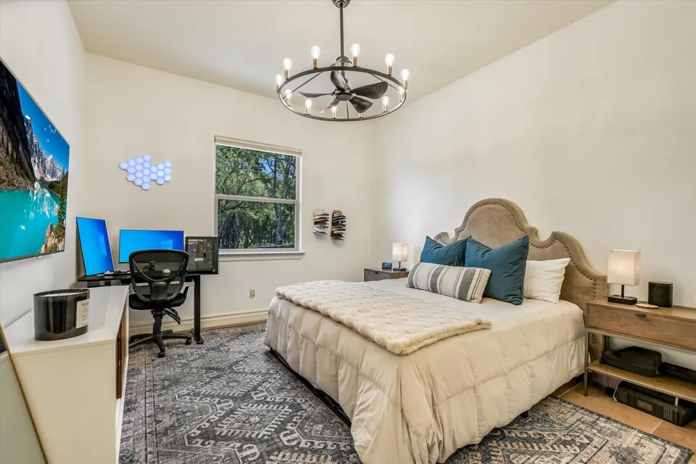 817 Woodcreek Ranch Road Wimberley, TX 78676