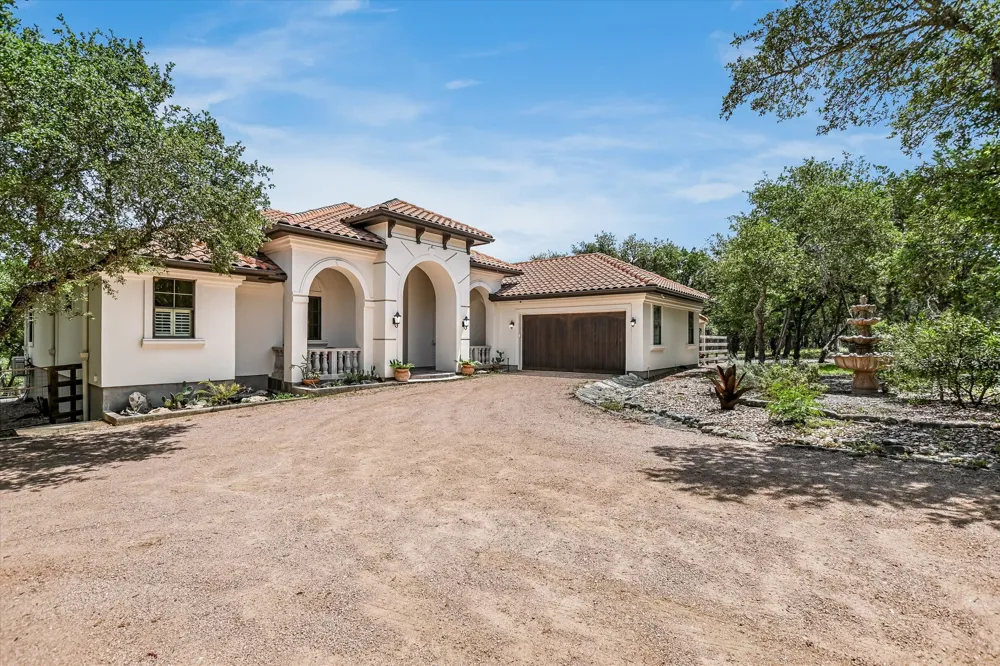 817 Woodcreek Ranch Road Wimberley, TX 78676