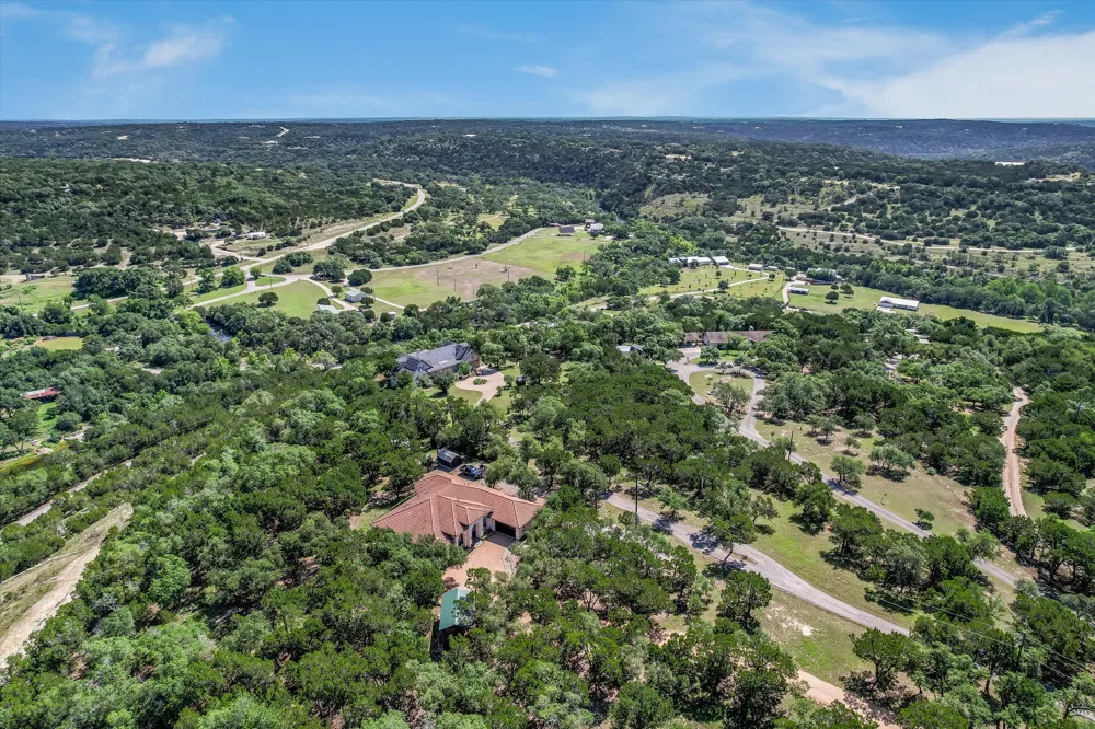 817 Woodcreek Ranch Road Wimberley, TX 78676