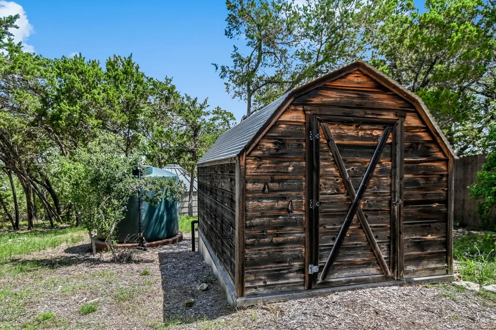 817 Woodcreek Ranch Road Wimberley, TX 78676