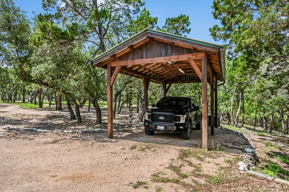 817 Woodcreek Ranch Road Wimberley, TX 78676
