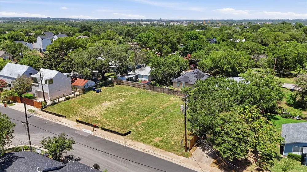 6206 Ponca Street Austin, TX 78741
