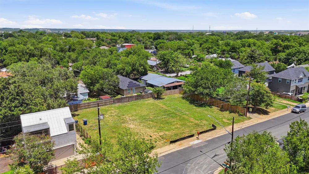 6206 Ponca Street Austin, TX 78741