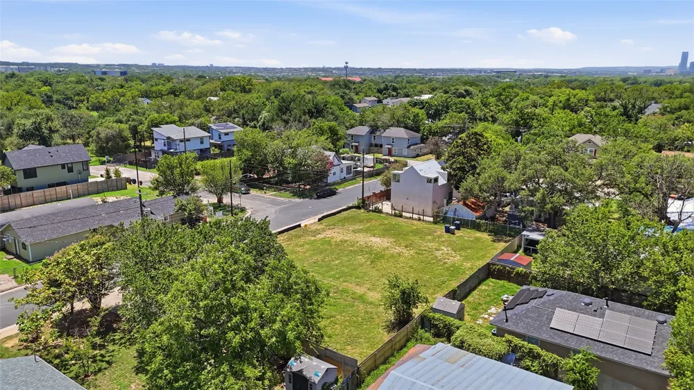 6206 Ponca Street Austin, TX 78741