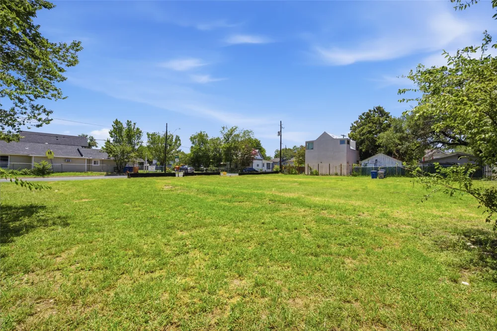 6206 Ponca Street Austin, TX 78741