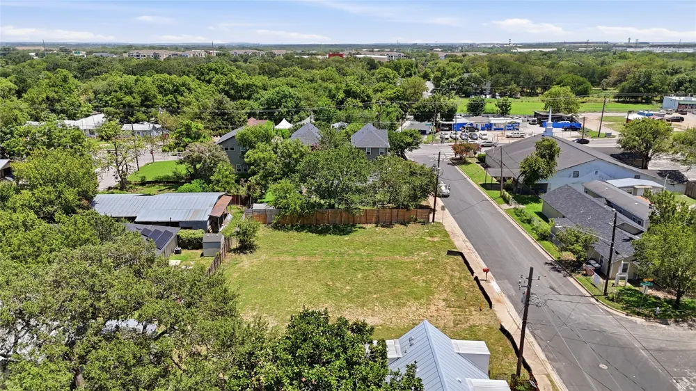 6206 Ponca Street Austin, TX 78741