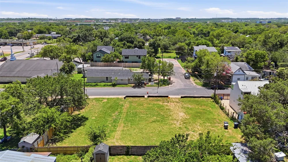 6206 Ponca Street Austin, TX 78741