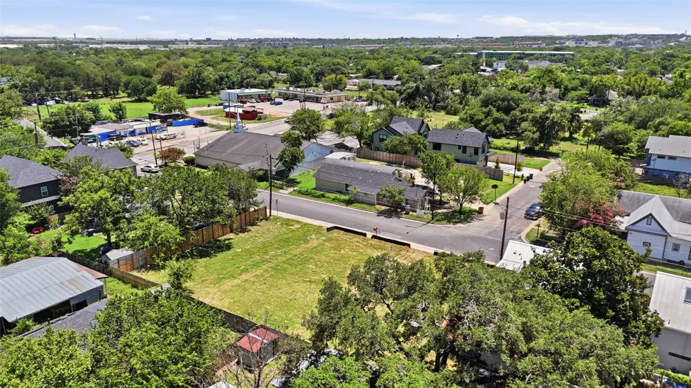 6206 Ponca Street Austin, TX 78741