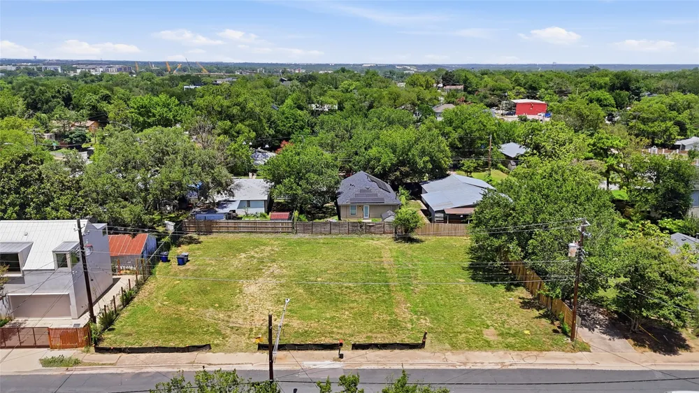 6206 Ponca Street Austin, TX 78741