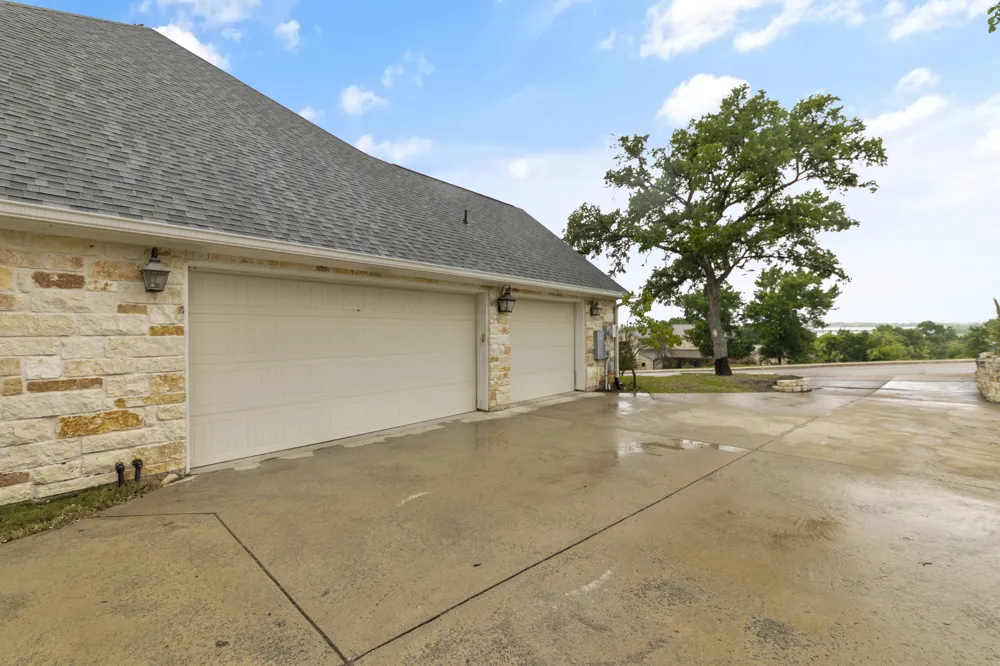 1903 Sarah Cove Taylor, TX 76574