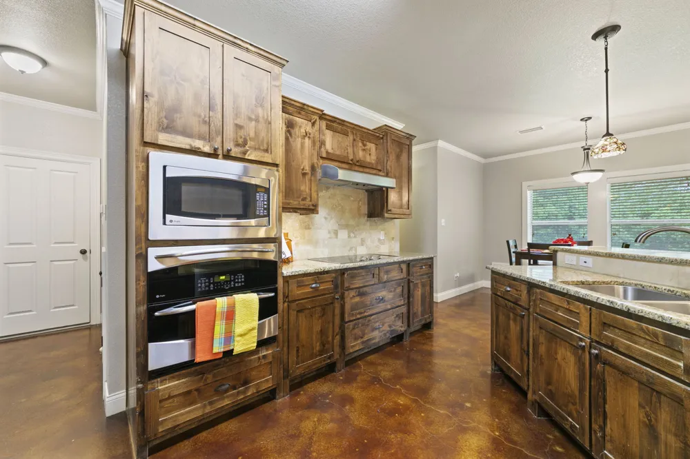 1903 Sarah Cove Taylor, TX 76574