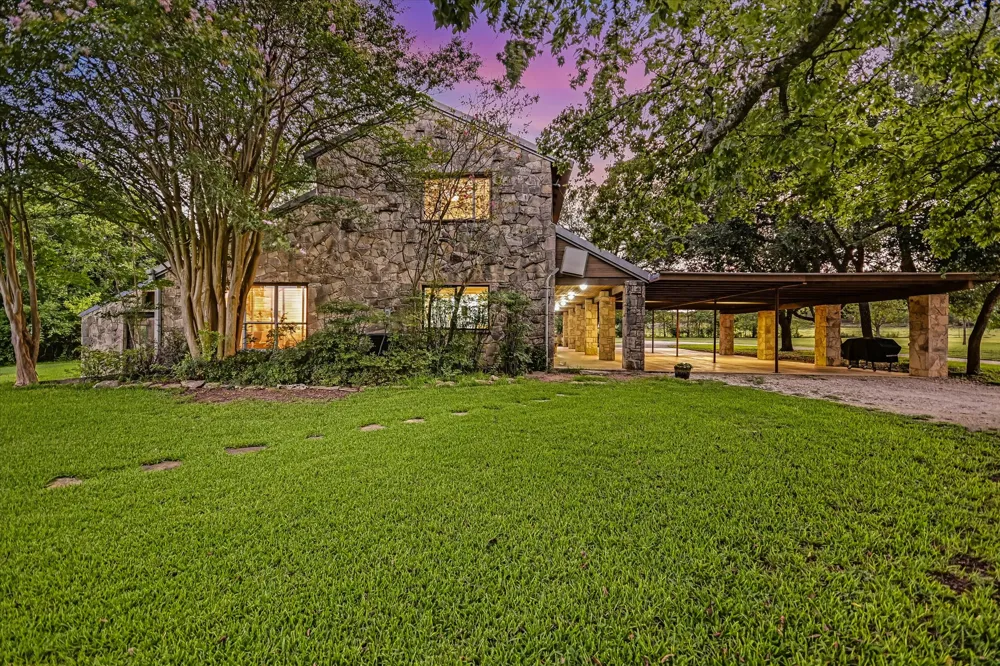 4301 Lone Man Mountain Road Wimberley, TX 78676