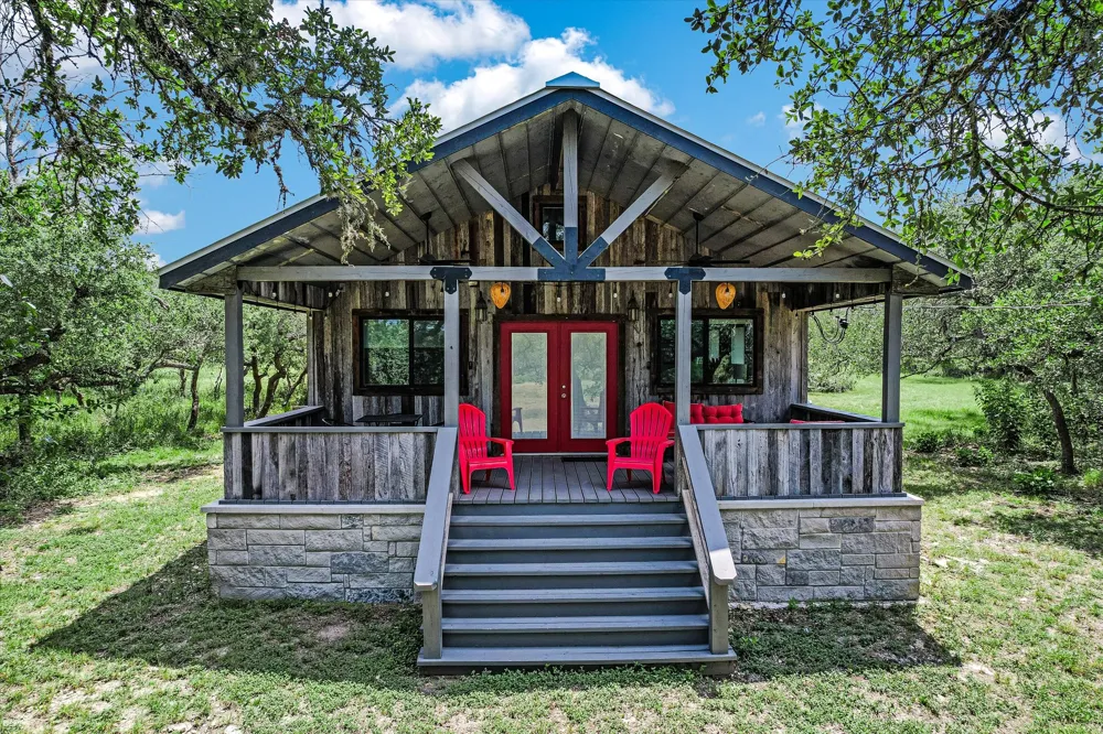 4301 Lone Man Mountain Road Wimberley, TX 78676
