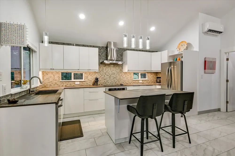 4301 Lone Man Mountain Road Wimberley, TX 78676