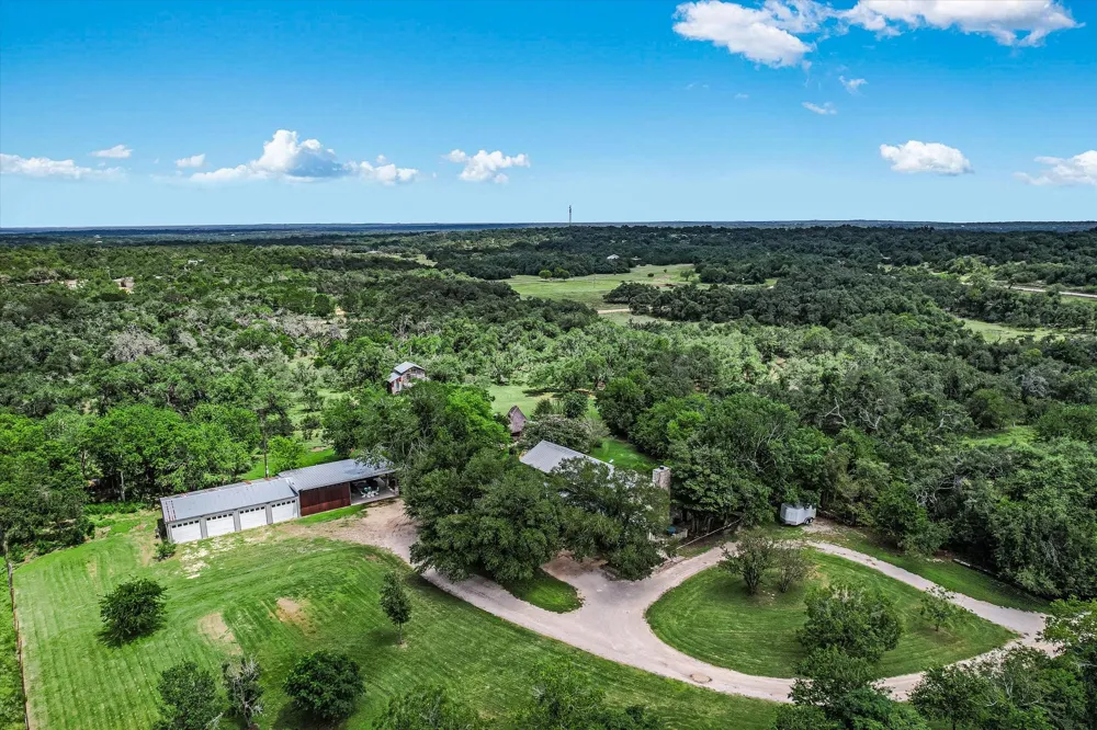 4301 Lone Man Mountain Road Wimberley, TX 78676