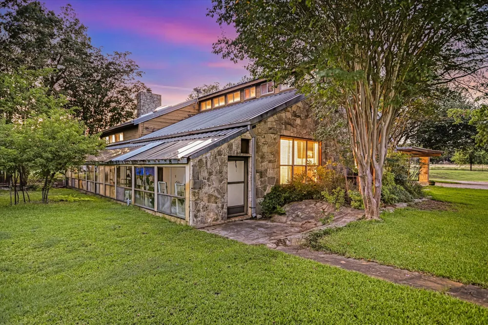 4301 Lone Man Mountain Road Wimberley, TX 78676