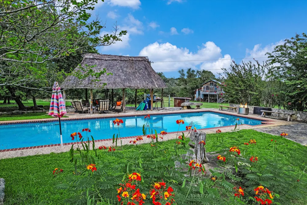 4301 Lone Man Mountain Road Wimberley, TX 78676