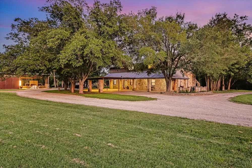 4301 Lone Man Mountain Road Wimberley, TX 78676