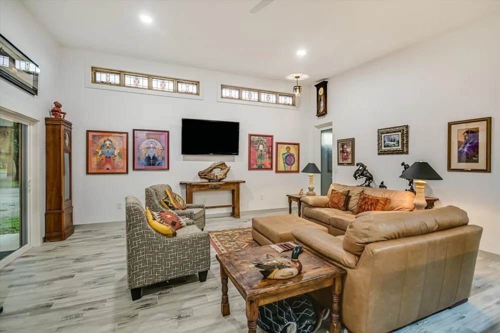 4301 Lone Man Mountain Road Wimberley, TX 78676