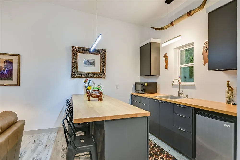 4301 Lone Man Mountain Road Wimberley, TX 78676